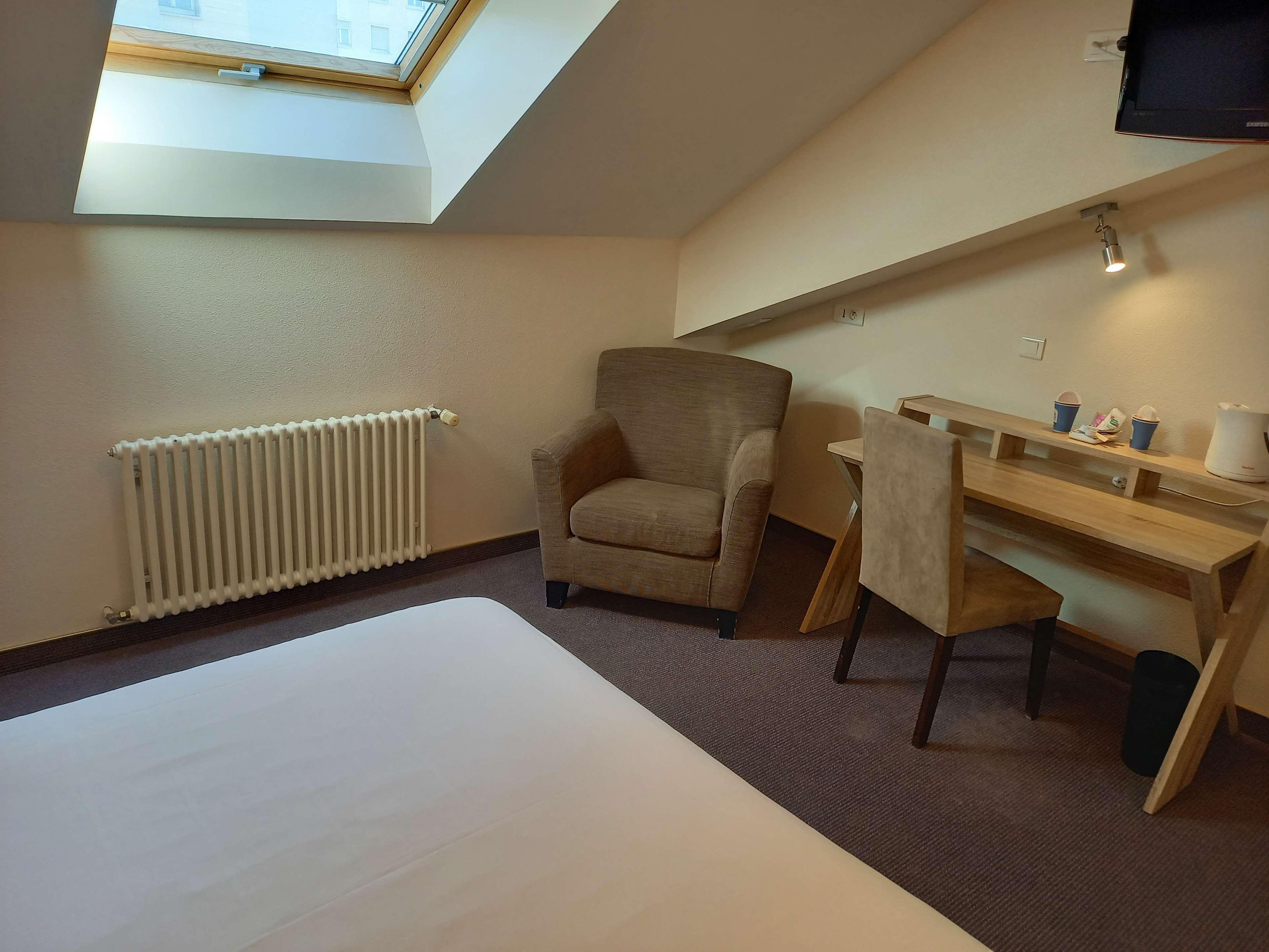 Campanile Epinal Centre - Gare Hotel Екстериор снимка